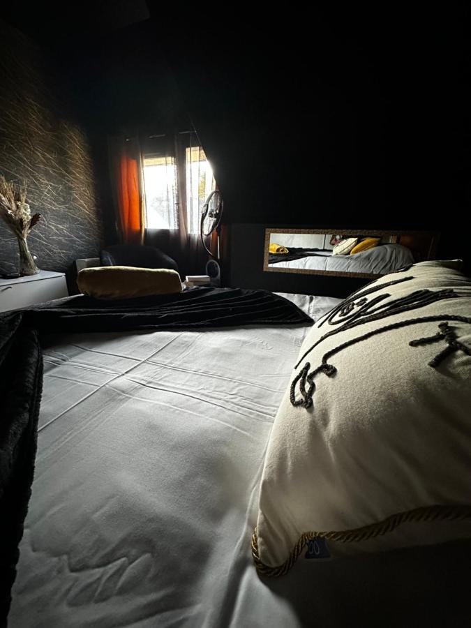 Villa Les Temps Heureux Exclusivement Familles Quimper Esterno foto